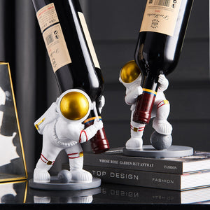 Hanging Wine Holder Astronaut Wine Rack - Verzatil 